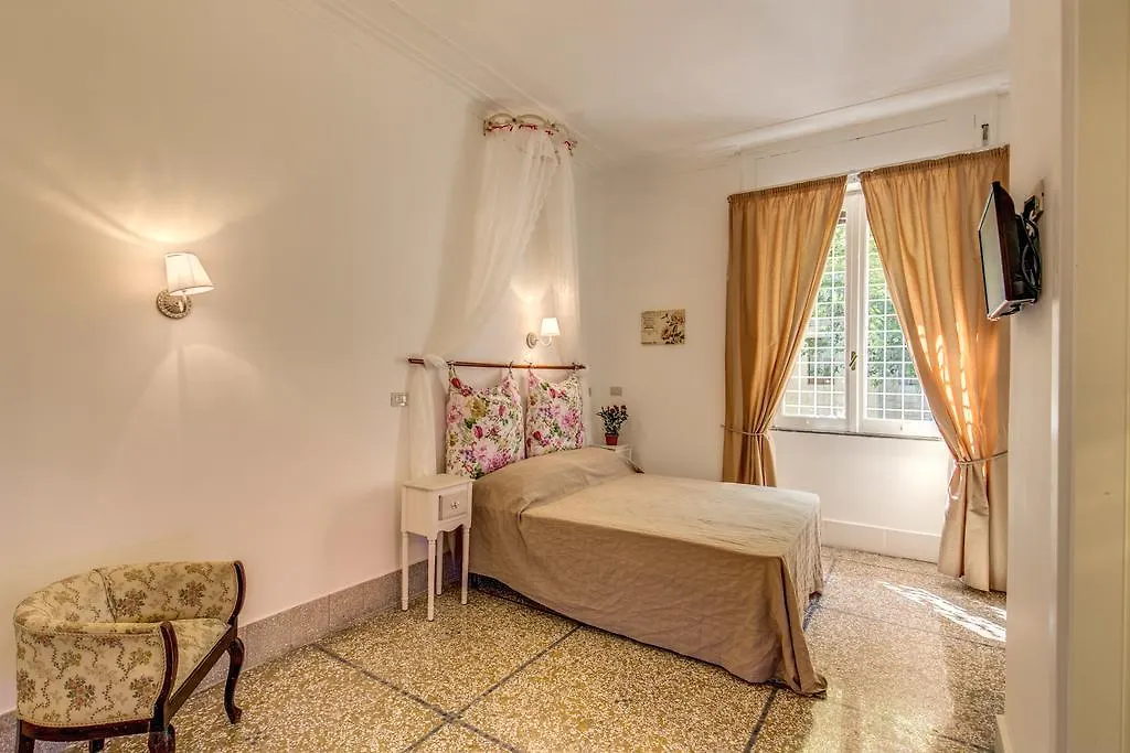 Colosseo Romeo فندق مبيت وإفطار روما