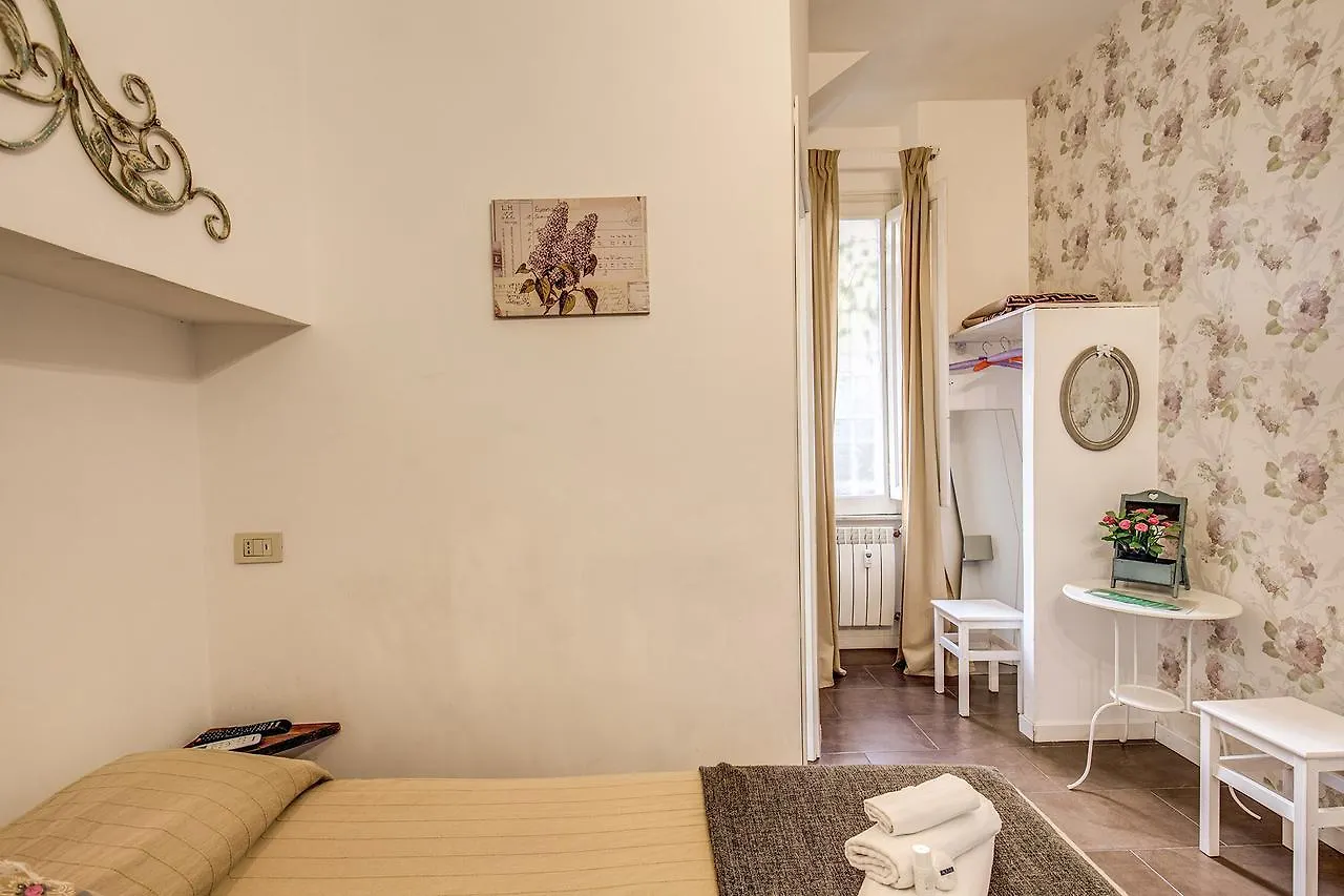 Colosseo Romeo فندق مبيت وإفطار روما