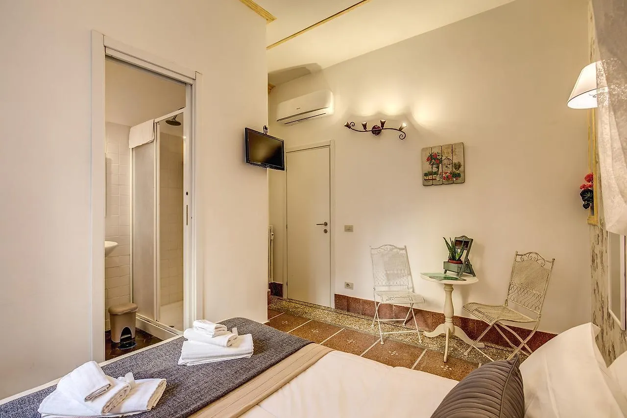 Colosseo Romeo فندق مبيت وإفطار